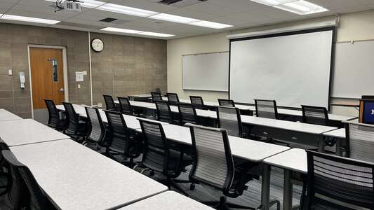 Menlo College Brawner Room 200 - 471 - Classroom in Atherton