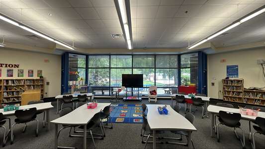Sharon Elementary School Media Center in Charlotte 2