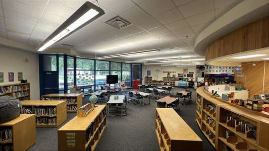 Sharon Elementary School Media Center in Charlotte 3