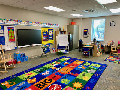 Dover Shores Elementary School Classroom Standard in Orlando