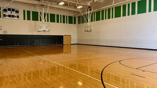 Zan Wesley Holmes Jr Middle School Gym - Practice in Dallas