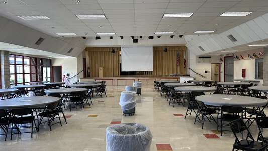 California City Middle School Cafeteria in California City