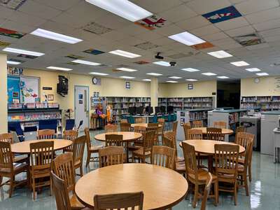 Henry M. Flagler Elementary School Library in Miami 4