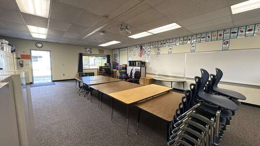 Alamosa Park Elementary School Classroom Standard in Oceanside 3