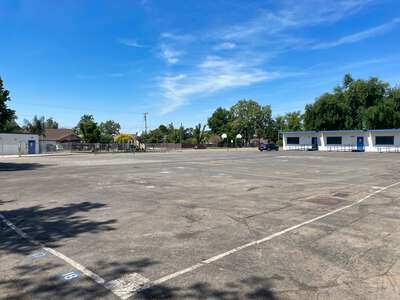 Outdoor Basketball Courts