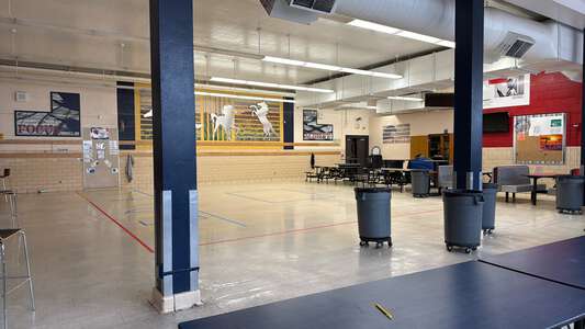 Mead Middle School Cafeteria in Wichita 3