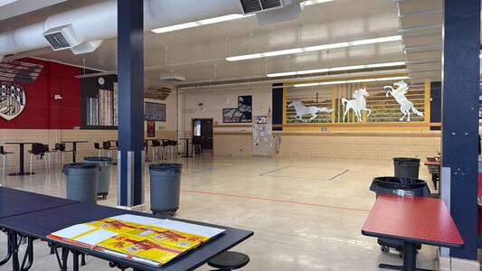 Mead Middle School Cafeteria in Wichita 4