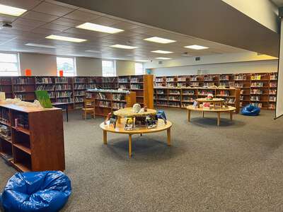 Bellview Middle School Library in Pensacola 2