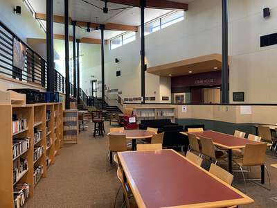 Rosemont Ridge Middle School Library in West Linn