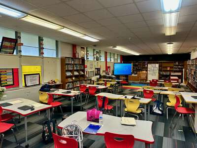Mark Twain School for the Talented and Gifted Library in Dallas 2