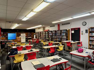 Mark Twain School for the Talented and Gifted Library in Dallas 3