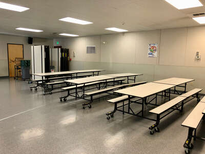 Lakewood Elementary School Cafeteria in Modesto
