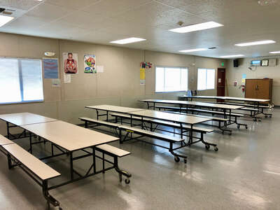 Lakewood Elementary School Cafeteria in Modesto