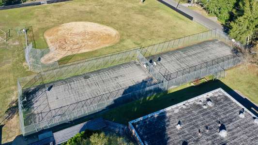 Mt. Dora Middle Outdoor Basketball Courts in Mount Dora