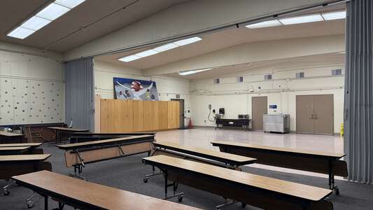 Knox Middle School Cafeteria in San Diego