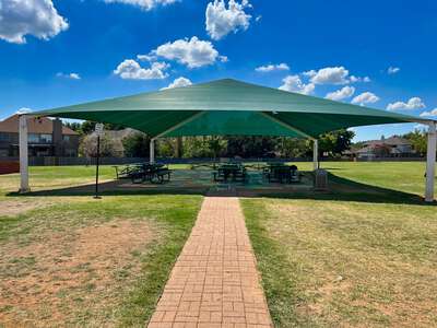 Park Glen Elementary School Outdoor Area in Fort Worth