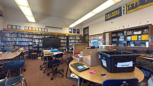 Smyser - Washington D Smyser Elementary School Library in Chicago 2