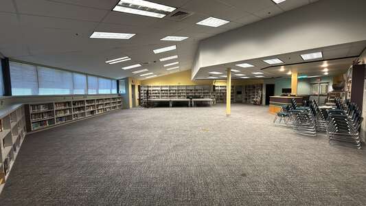 Leslie Middle School Library in Salem 2