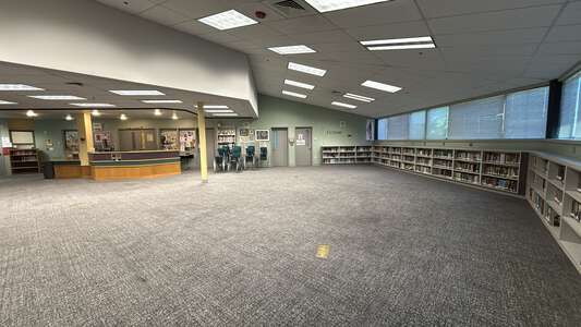 Leslie Middle School Library in Salem 3