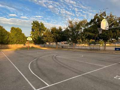 Kratt Elementary School Outdoor Basketball Courts in Fresno