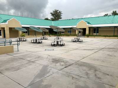 Myakka City Elementary School Outdoor Courtyard in Myakka City