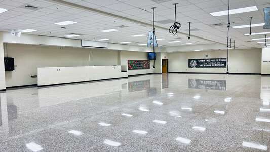 Chesney Elementary School Cafeteria in Duluth