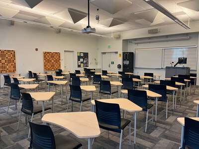 Evergreen Valley College PA 115 Lecture Room in San Jose 4