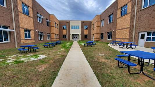 Kingsfield Elementary School Courtyard in Cantonment