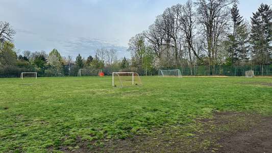 Oak Creek Elementary School Field - Practice in Lake Oswego