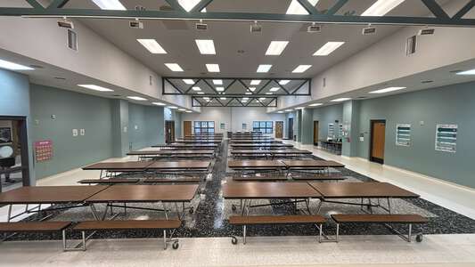 Heritage Trails Elementary School Cafeteria in Moore 3