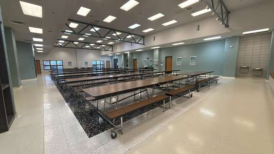 Heritage Trails Elementary School Cafeteria in Moore 4