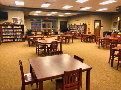 Radcliff Elementary School Library in Radcliff
