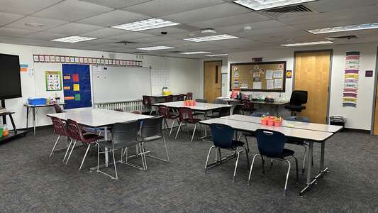 Edison Elementary School Classroom Standard in Phoenix 4
