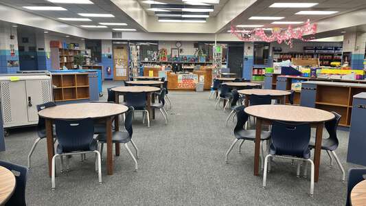 San Pablo Elementary School Library (3 hr min) in Jacksonville Beach