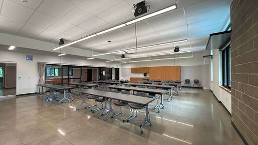 Lake Oswego Middle School (Under Construction) Classroom Standard in Lake Oswego 4