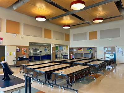Chávez Elementary School Cafeteria in Salem