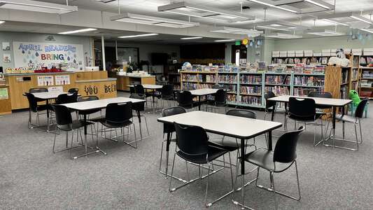 McCornack Elementary School Library in Eugene 2