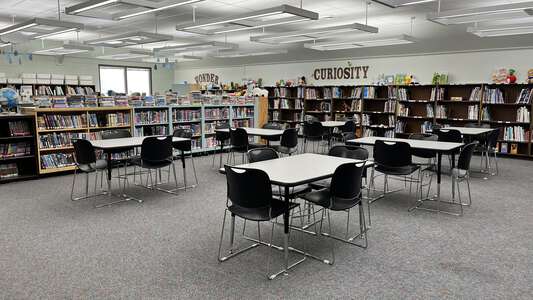 McCornack Elementary School Library in Eugene 4