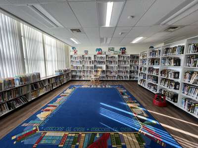 Woodbridge Elementary School Library in Woodbridge