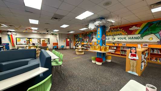 Peyton Forest Elementary School Media Center in Atlanta 4