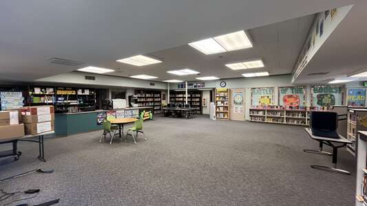 Mark Twain Elementary School Library in Federal Way