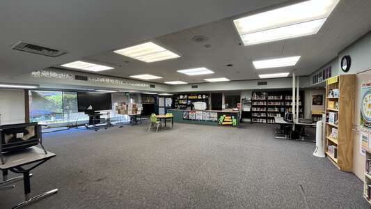 Mark Twain Elementary School Library in Federal Way