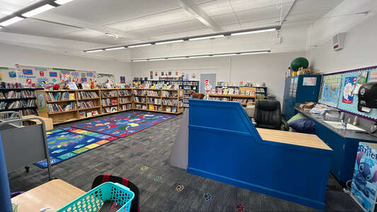 Highland Elementary Library in Seaside