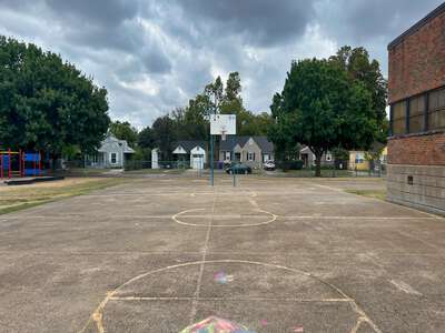 Margaret B Henderson Elementary School Outdoor Basketball Courts in Dallas