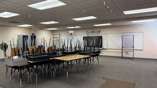 Woodmont K-8 Classroom Standard in Des Moines