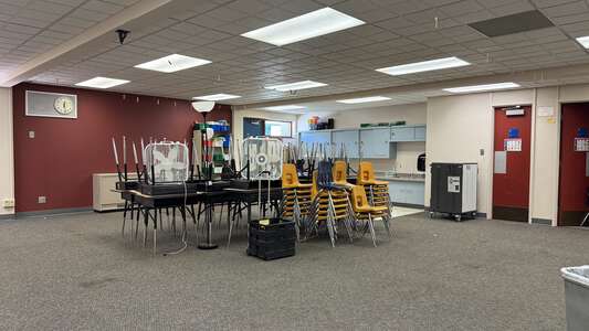 Woodmont K-8 Classroom Standard in Des Moines