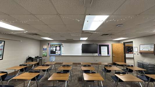 Moore West Jr. High School Classroom Standard in Oklahoma City 2