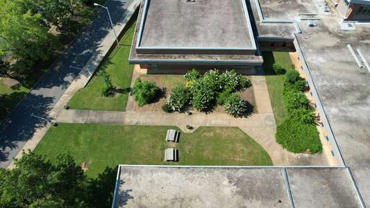 Winterfield Elementary School Outdoor Lunch Area in Charlotte 2