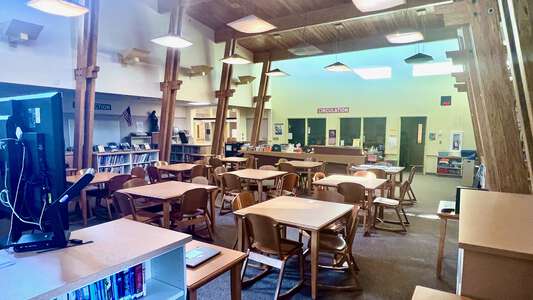 Juanita Elementary School Library in Kirkland