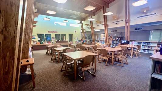 Juanita Elementary School Library in Kirkland